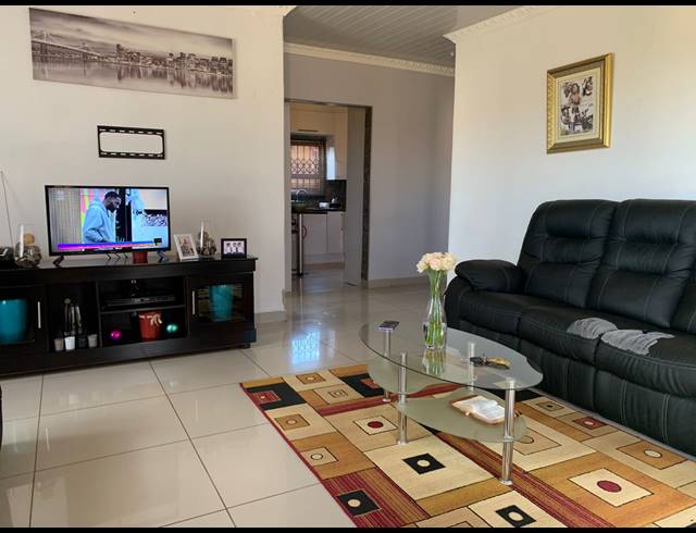 3 BEDROOM HOUSE FOR SALE IN MOHLAKENG